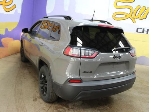 Used 2023 Jeep Cherokee Altitude Lux AWD/4WD image 6
