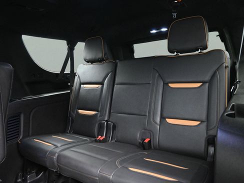 Used 2022 GMC Yukon XL AT4 image 43