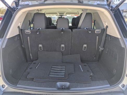 Certified 2025 Nissan Pathfinder SV image 13