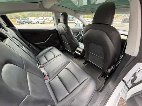 Used 2018 Tesla Model 3 Mid Range image 22