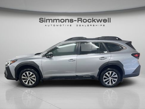 Used 2024 Subaru Outback AWD/4WD image 2
