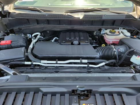 Used 2023 Chevrolet Silverado 1500 Custom AWD/4WD image 28