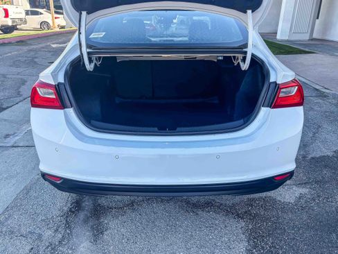 Used 2024 Chevrolet Malibu LT image 14