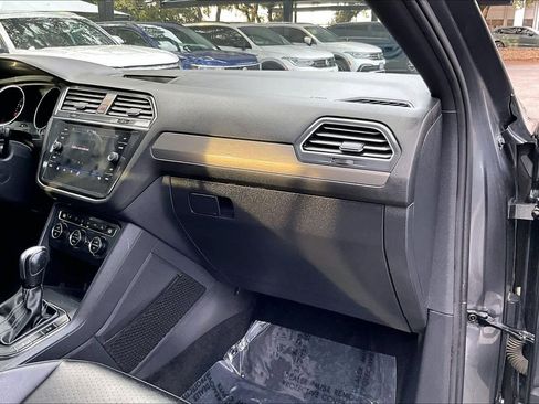 Used 2021 Volkswagen Tiguan SE R-Line image 18