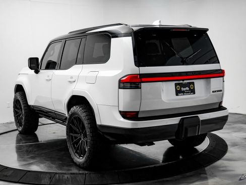 Used 2025 Lexus GX 550 image 9