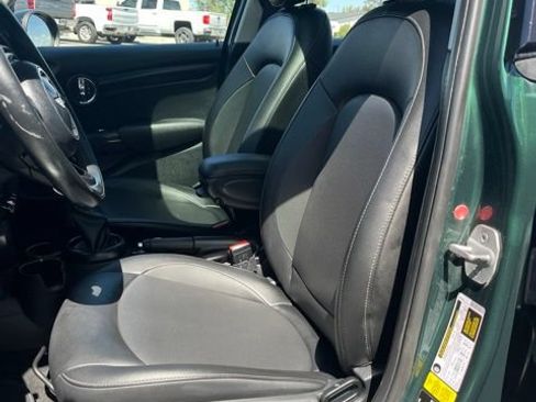 Used 2017 MINI Cooper 4-Door Hardtop FWD image 31