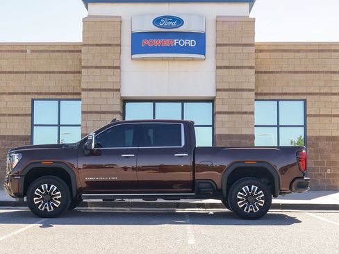 Used 2024 GMC Sierra 3500 Denali Ultimate AWD/4WD image 9
