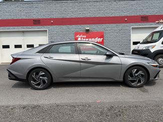 Used 2025 Hyundai Elantra SEL FWD video 2
