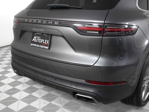 Used 2023 Porsche Cayenne AWD/4WD image 34