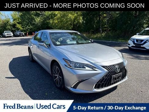 Used 2024 Lexus ES 350 w/ Premium Package FWD image 1