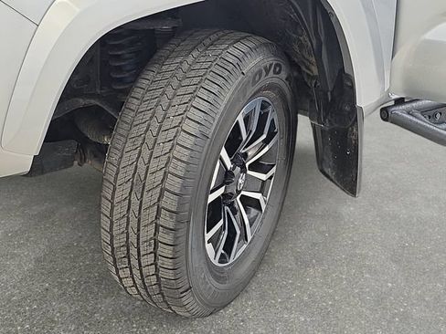 Certified 2022 Toyota Tacoma TRD Sport w/ Black Out Package (TMS) AWD/4WD image 28