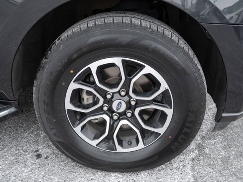 Used 2023 Ford Expedition Max XLT image 42