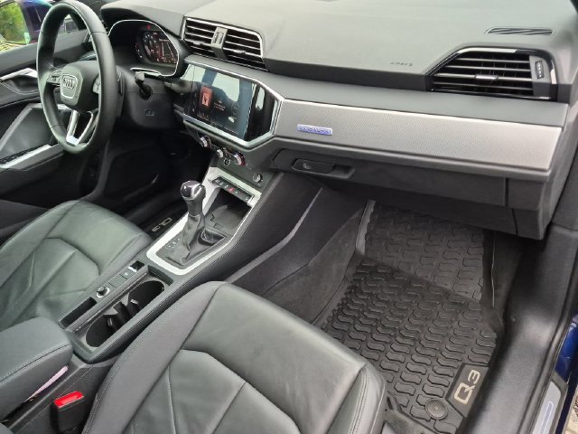 Used 2023 Audi Q3 2.0T Premium Plus w/ Premium Plus Package AWD/4WD image 38