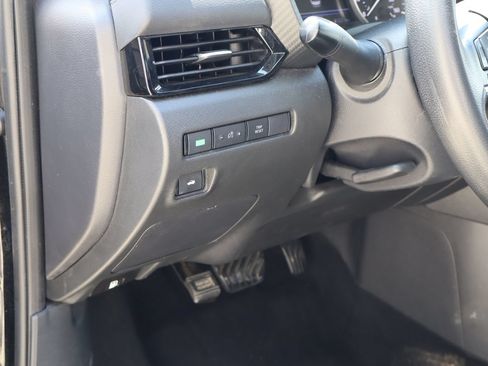 Used 2024 Nissan Sentra SV FWD image 21