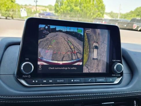 Used 2021 Nissan Rogue SV FWD image 25