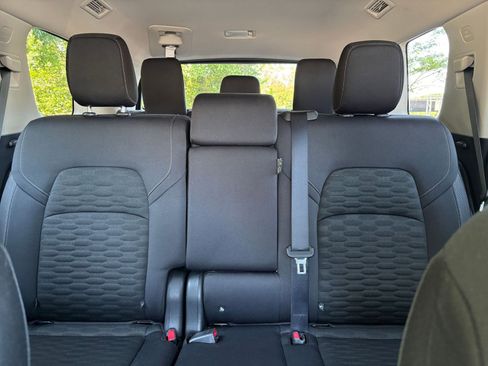 Used 2025 Nissan Pathfinder SV image 40