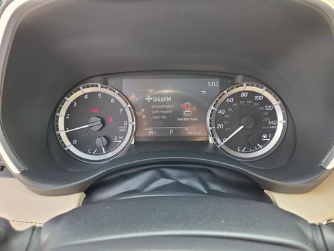Used 2023 Toyota Highlander XLE FWD image 34