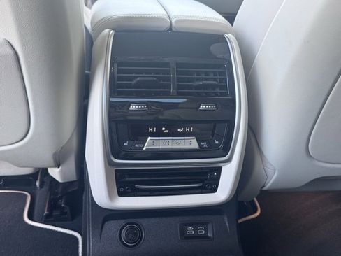 Used 2022 BMW ALPINA XB7 image 15