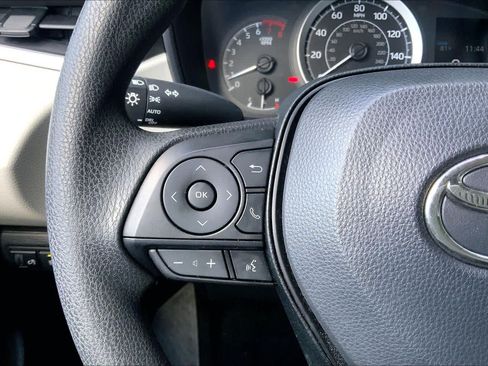 Used 2021 Toyota Corolla LE FWD image 24