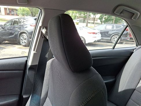 Used 2015 Toyota Camry LE image 17