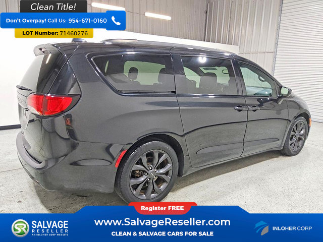 Used 2018 Chrysler Pacifica Touring-L Plus FWD image 4