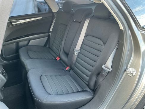 Used 2014 Ford Fusion SE image 17