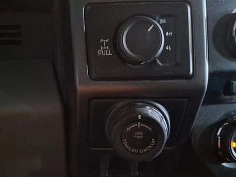 Used 2017 Ford F150 XLT w/ Equipment Group 302A Luxury AWD/4WD image 22
