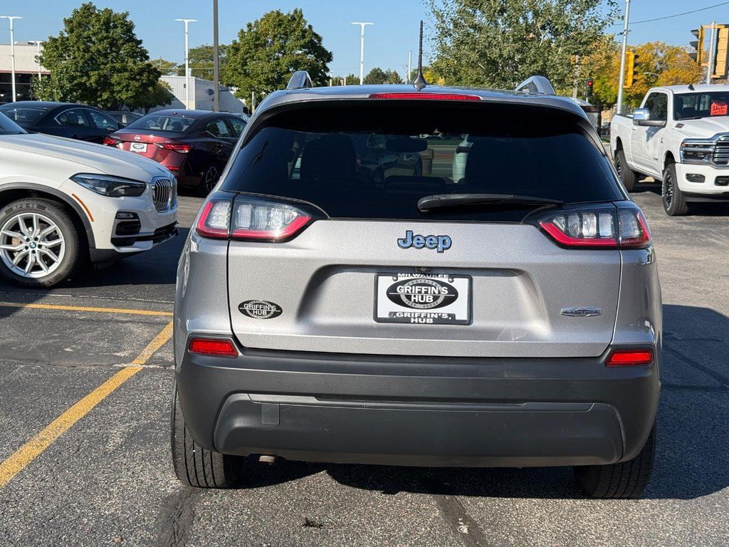Used 2019 Jeep Cherokee Latitude Plus w/ Comfort/Convenience Group FWD image 4