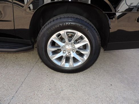 Certified 2026 Chevrolet Suburban Premier w/ Sun And Tow Package AWD/4WD image 11