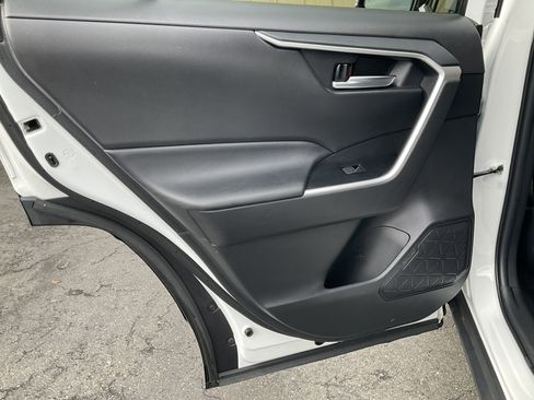 Used 2024 Toyota RAV4 XLE image 33