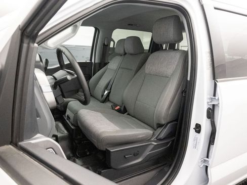 Used 2024 Ford F550 2WD Crew Cab Super Duty w/ XLT Value Package image 8