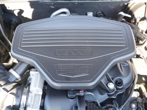 Used 2024 Cadillac XT6 Sport w/ Technology Package image 11