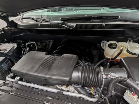 Used 2025 Chevrolet Suburban Premier image 33