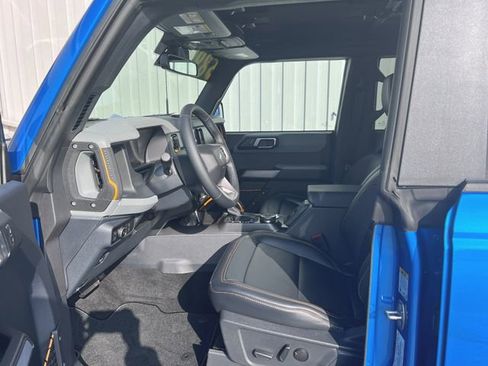 Used 2022 Ford Bronco Badlands image 13