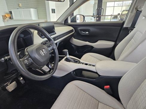 Used 2023 Honda HR-V LX image 8