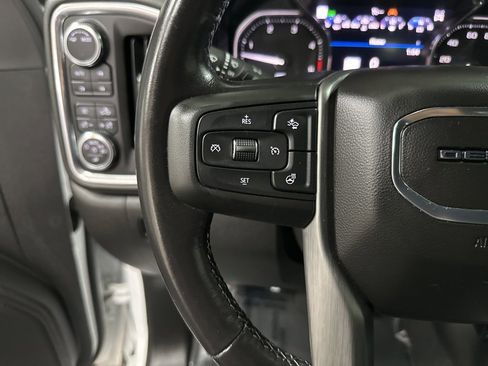 Used 2022 GMC Sierra 2500 Denali w/ Denali Ultimate Package image 17