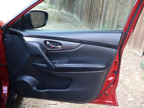 Used 2016 Nissan Rogue S AWD/4WD image 26
