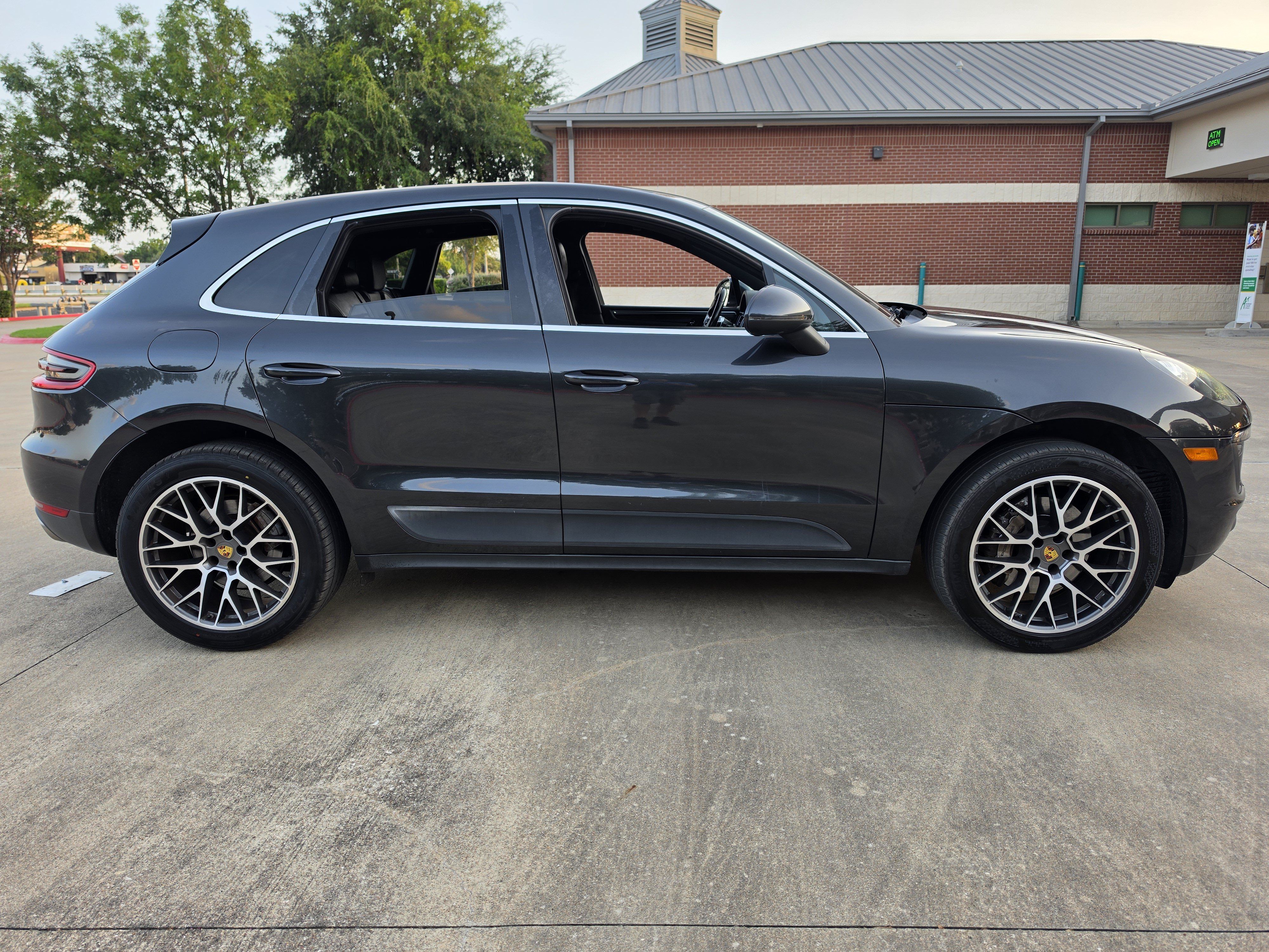 Used 2017 Porsche Macan S AWD/4WD image 8