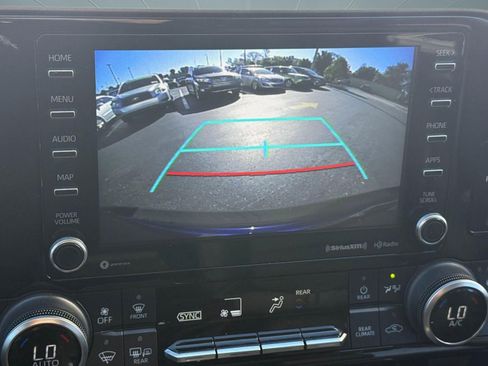 Used 2022 Toyota Highlander XLE image 25