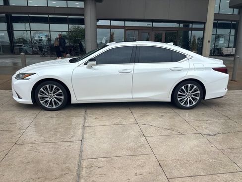 Used 2019 Lexus ES 350 w/ Premium Package FWD image 2