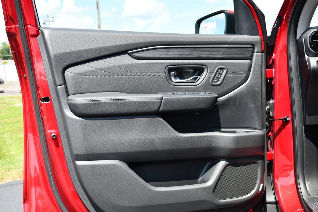New 2026 Honda Pilot Touring image 11