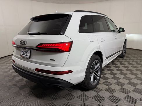 Used 2025 Audi Q7 2.0T Premium w/ Convenience Plus Package image 9