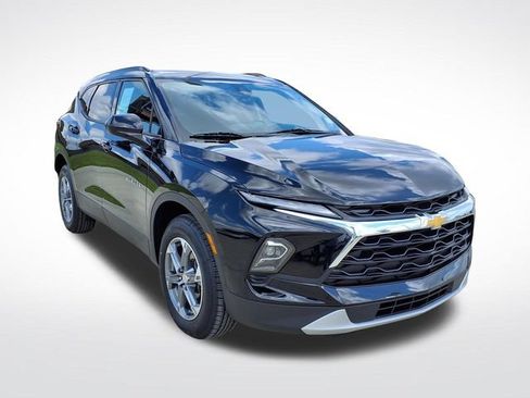 Used 2024 Chevrolet Blazer LT w/ Convenience Package FWD image 3