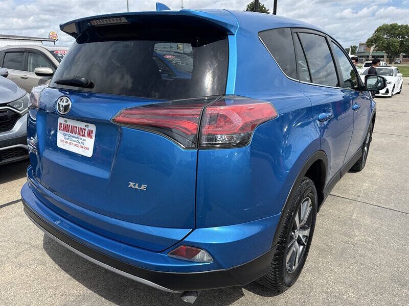 Used 2018 Toyota RAV4 XLE w/ Carpet Mat Package FWD image 7