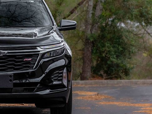 Used 2023 Chevrolet Equinox RS image 38