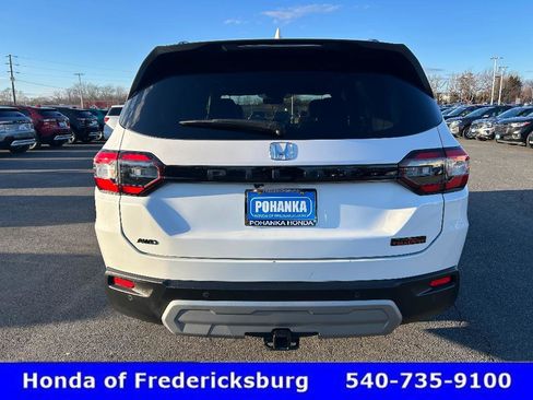 Used 2024 Honda Pilot TrailSport image 5