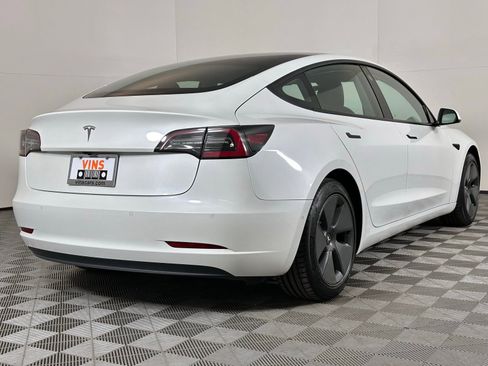 Used 2021 Tesla Model 3 Standard Range Plus image 4