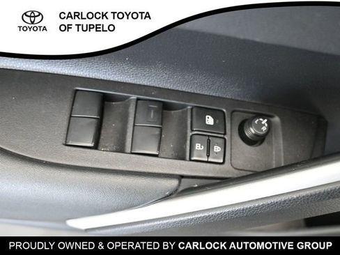 Used 2025 Toyota Corolla Cross XLE w/ Convenience Package image 25