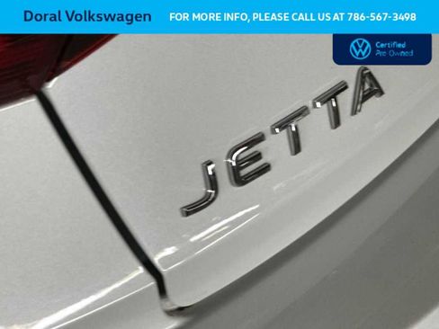 Certified 2024 Volkswagen Jetta SE w/ Panoramic Sunroof Package FWD image 10