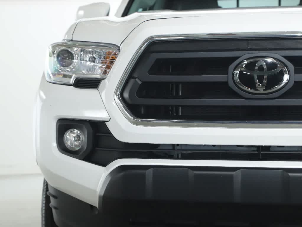 Certified 2023 Toyota Tacoma SR5 AWD/4WD image 6